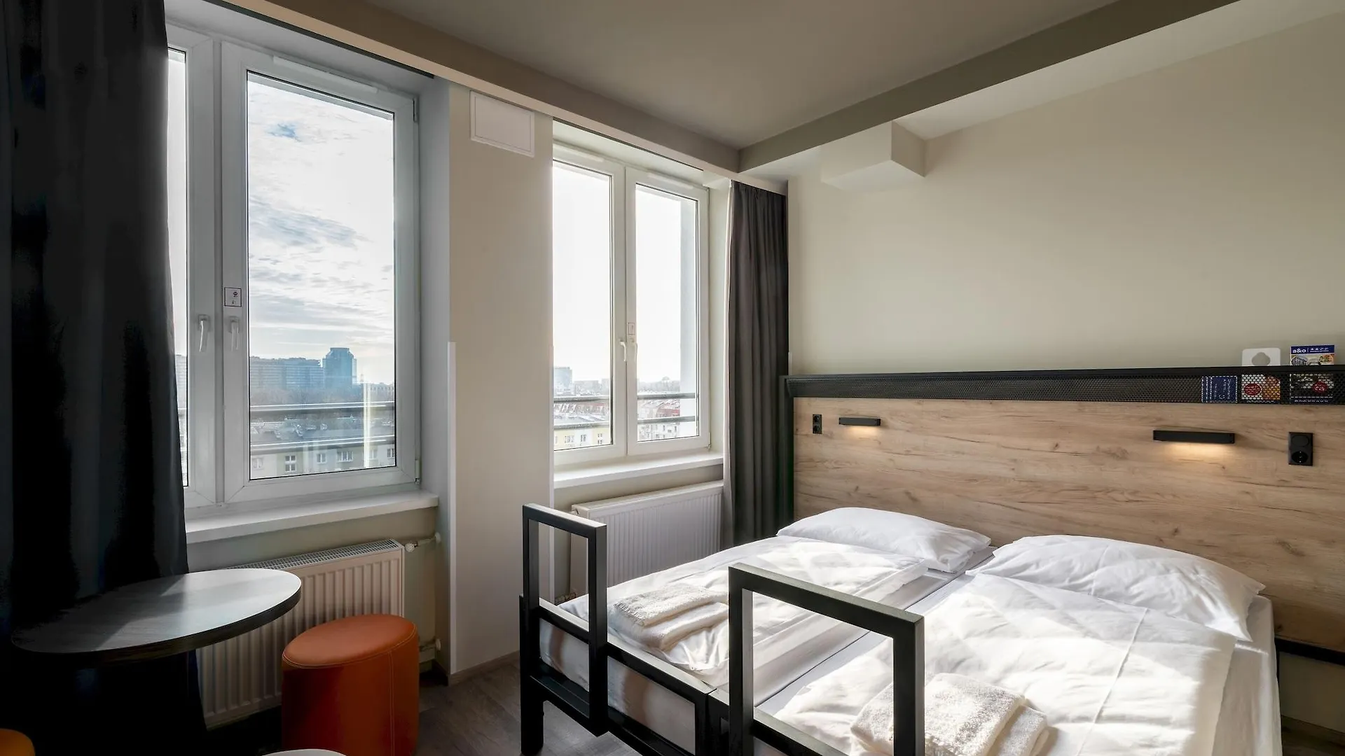 A&O Koeln Dom Otel 2*, Köln
