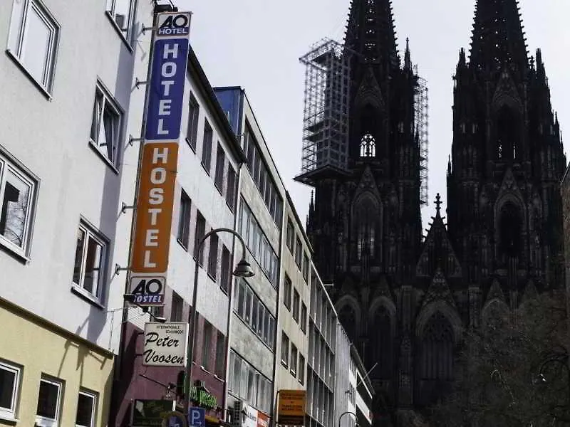 A&O Koeln Dom Otel