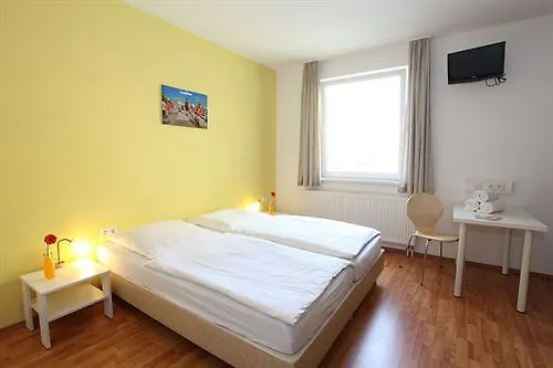 A&O Koeln Dom Otel 2*, Köln
