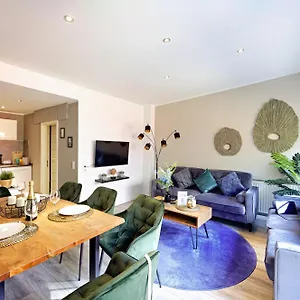 https://100-sqm-loft-pretty-central-and-green.hamburg-hotels-de.com