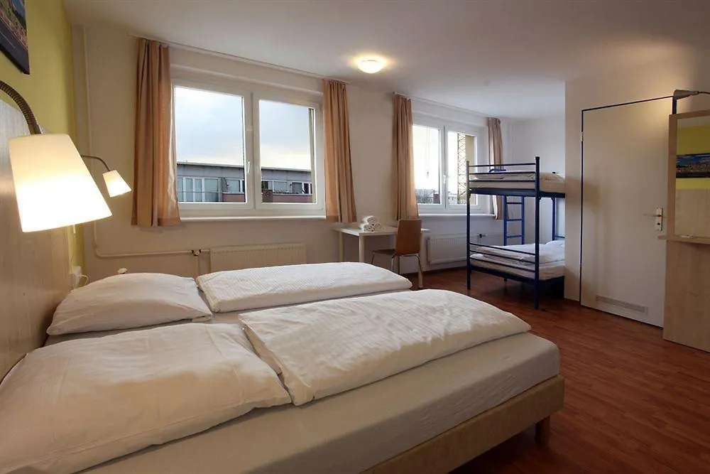 A&O Koeln Dom Hotel