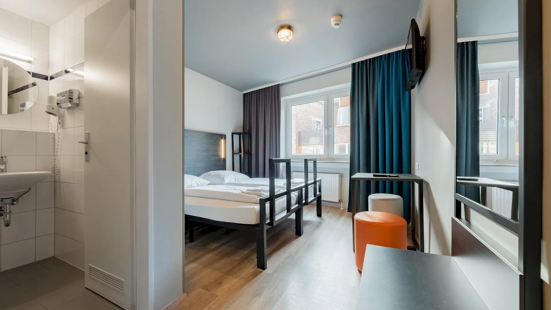 A&O Koeln Dom Hotel Cologne